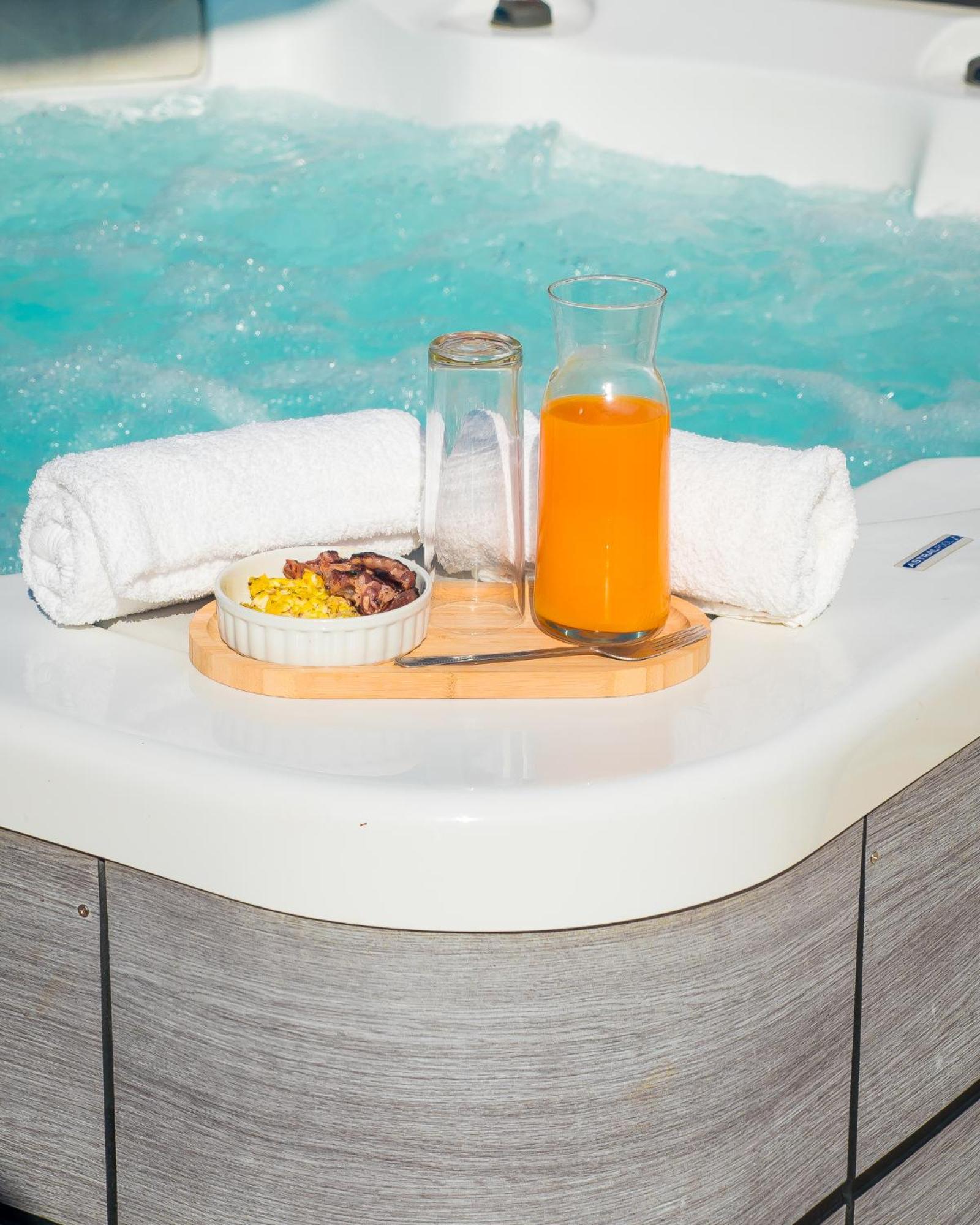 Evasion En Plein Coeur De La Ville Studio Jacuzzis Sauna Et Piscine Au Centre De 포트루이스 외부 사진