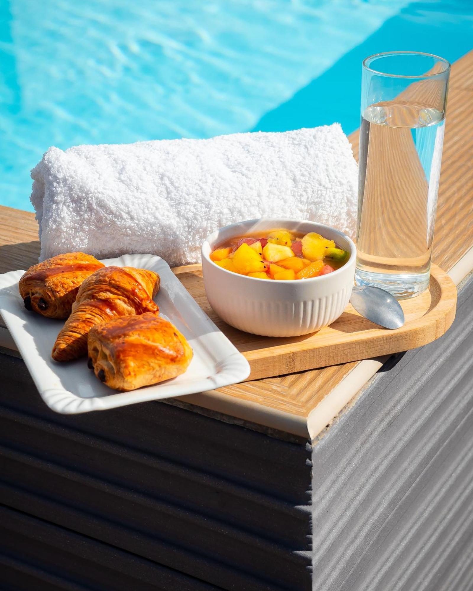 Evasion En Plein Coeur De La Ville Studio Jacuzzis Sauna Et Piscine Au Centre De 포트루이스 외부 사진